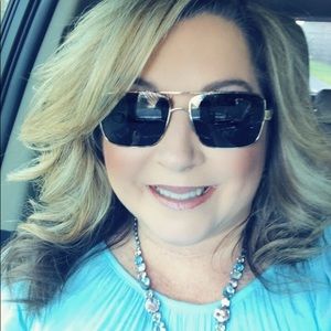 Meet your Posher, Sharon